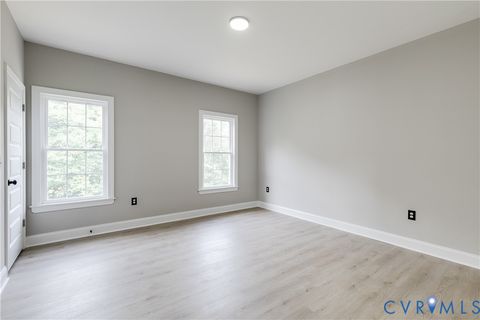 Tiny photo for 915 W Wythe Street, Petersburg, VA 23803 (MLS # 2527492)