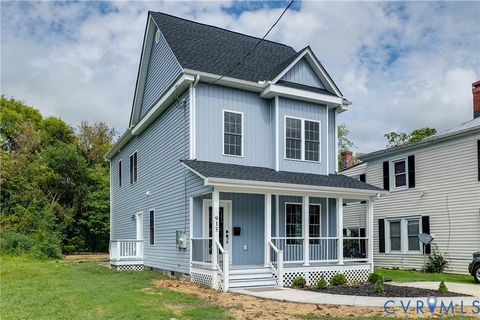 Tiny photo for 915 W Wythe Street, Petersburg, VA 23803 (MLS # 2527492)
