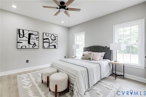 Tiny photo for 915 W Wythe Street, Petersburg, VA 23803 (MLS # 2527492)