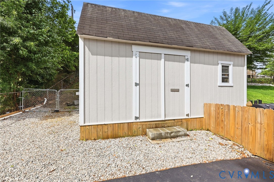 9125 Farmington Drive