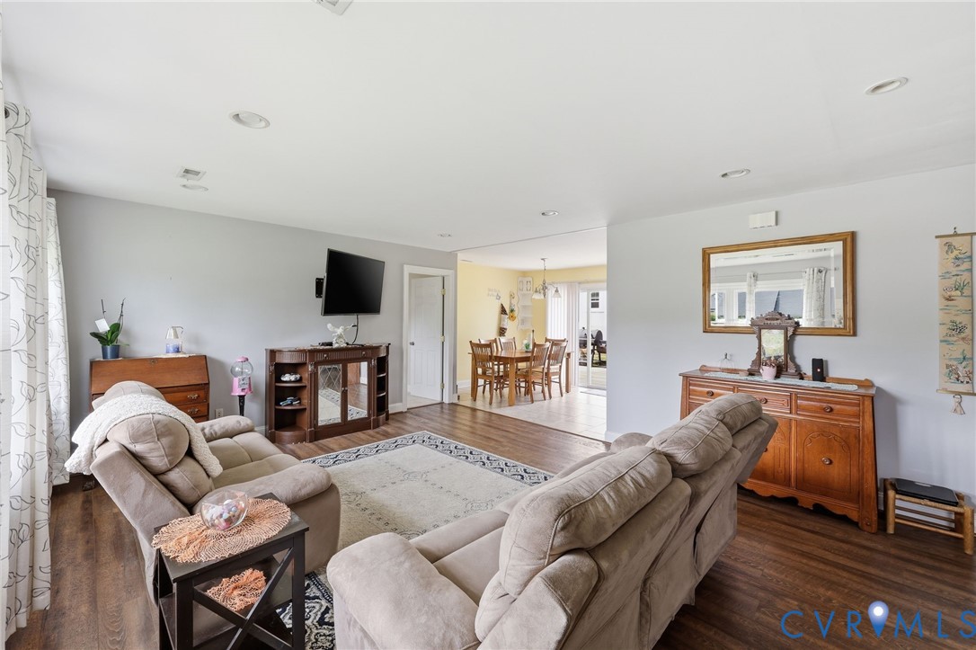 9125 Farmington Drive