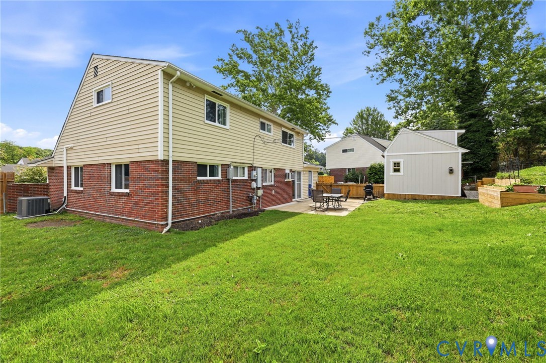 9125 Farmington Drive