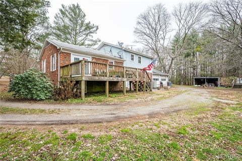 A home in Bumpass