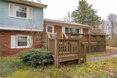 A home in Bumpass