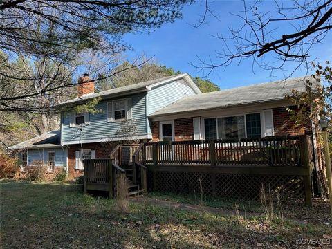 A home in Bumpass