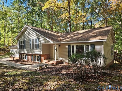 Photo of 1503 Shields Circle, Farmville, VA 23002 (MLS # 2529556)