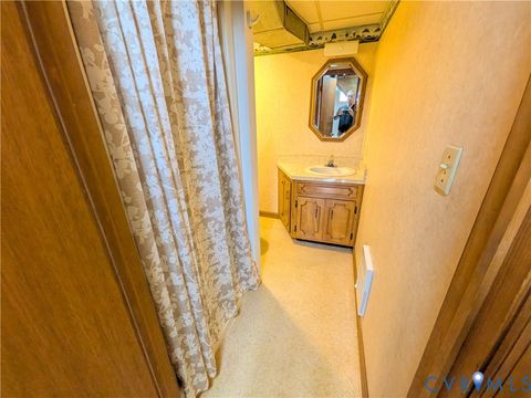 Tiny photo for 1209 Ashland Circle, Bedford, VA 24523 (MLS # 2619678)