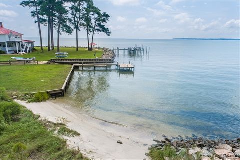 A home in Deltaville