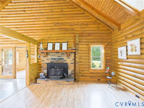 Tiny photo for 1323 Old Peachtree Road, Green Bay, VA 23942 (MLS # 2622688)