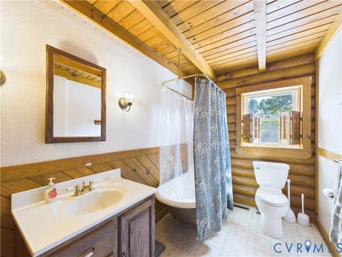 Tiny photo for 1323 Old Peachtree Road, Green Bay, VA 23942 (MLS # 2622688)