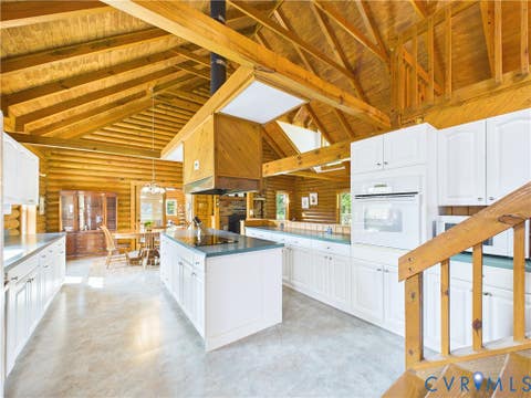Tiny photo for 1323 Old Peachtree Road, Green Bay, VA 23942 (MLS # 2622688)