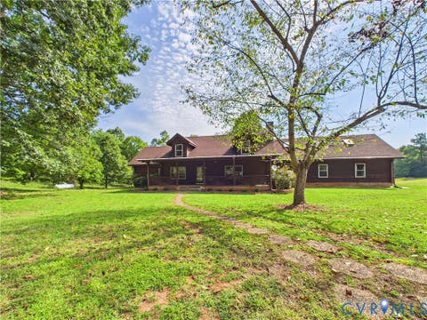 Photo of 1323 Old Peachtree Road, Green Bay, VA 23942 (MLS # 2622688)