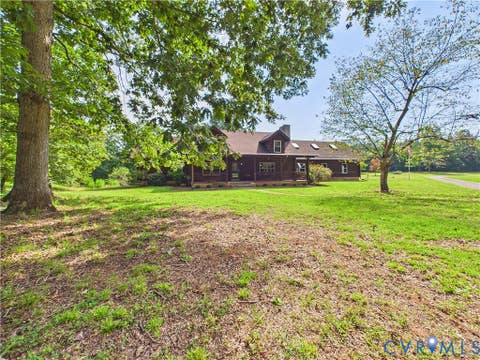Tiny photo for 1323 Old Peachtree Road, Green Bay, VA 23942 (MLS # 2622688)
