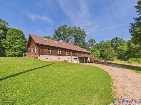 Tiny photo for 1323 Old Peachtree Road, Green Bay, VA 23942 (MLS # 2622688)