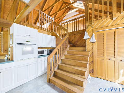 Tiny photo for 1323 Old Peachtree Road, Green Bay, VA 23942 (MLS # 2622688)