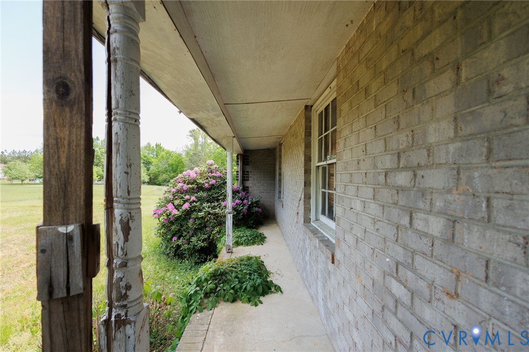 7621 Amelia Springs Road