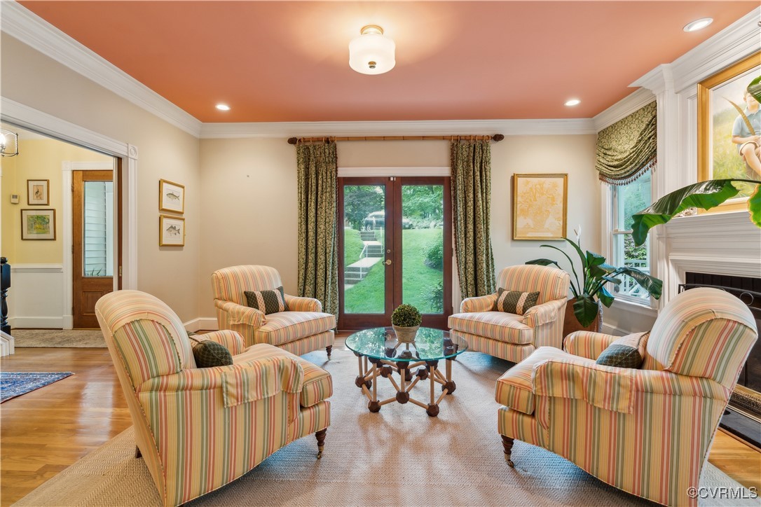 5716 Regent Circle