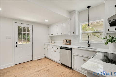 Tiny photo for 215 N 14th Ave AVE, Hopewell, VA 23860 (MLS # 2621824)