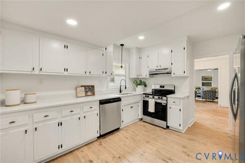 Tiny photo for 215 N 14th Ave AVE, Hopewell, VA 23860 (MLS # 2621824)