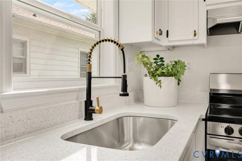 Tiny photo for 215 N 14th Ave AVE, Hopewell, VA 23860 (MLS # 2621824)