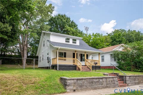 Tiny photo for 215 N 14th Ave AVE, Hopewell, VA 23860 (MLS # 2621824)