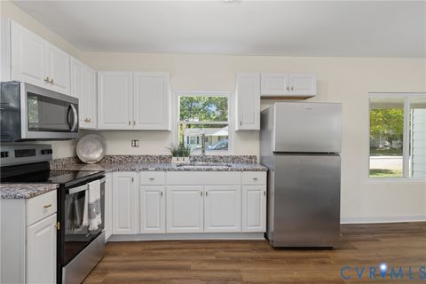 Tiny photo for 2911 Poplar Street, Hopewell, VA 23860 (MLS # 2616959)