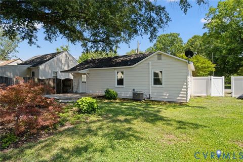 Tiny photo for 2911 Poplar Street, Hopewell, VA 23860 (MLS # 2616959)