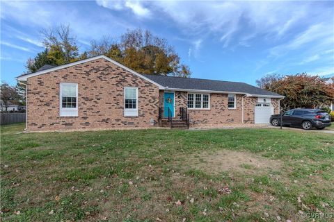 A home in Colonial Heights