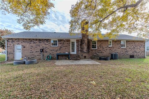 A home in Colonial Heights