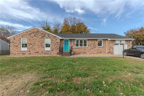 A home in Colonial Heights