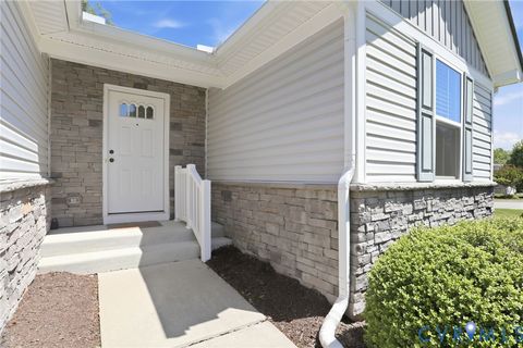 Tiny photo for 831 Vickilee Road, North Chesterfield, VA 23236 (MLS # 2613056)