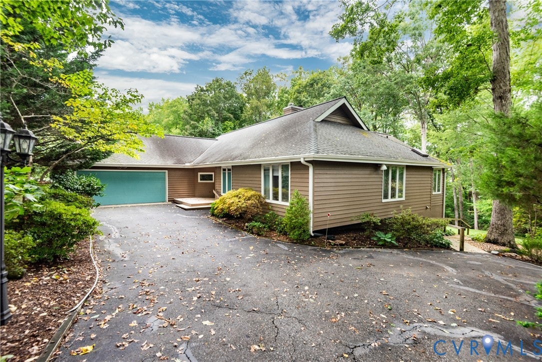 5704 Harbour Bluff Terrace