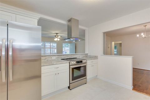 Tiny photo for 605 Spruce Road, Newport News, VA 23601 (MLS # 2527497)