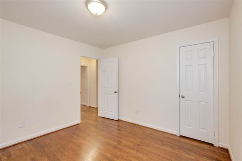 Tiny photo for 605 Spruce Road, Newport News, VA 23601 (MLS # 2527497)