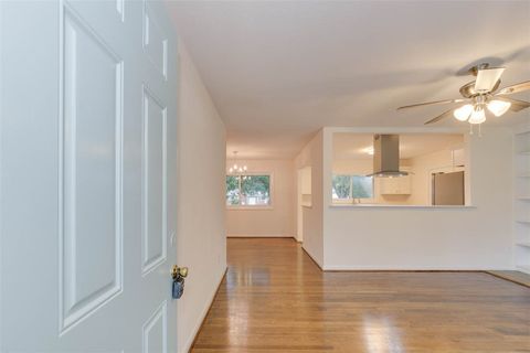 Tiny photo for 605 Spruce Road, Newport News, VA 23601 (MLS # 2527497)