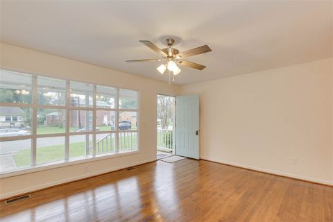 Tiny photo for 605 Spruce Road, Newport News, VA 23601 (MLS # 2527497)