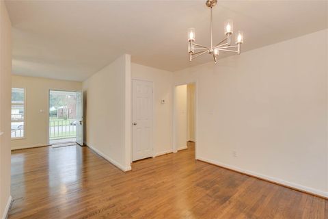 Tiny photo for 605 Spruce Road, Newport News, VA 23601 (MLS # 2527497)