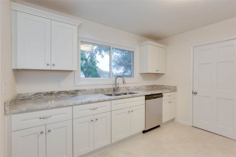 Tiny photo for 605 Spruce Road, Newport News, VA 23601 (MLS # 2527497)