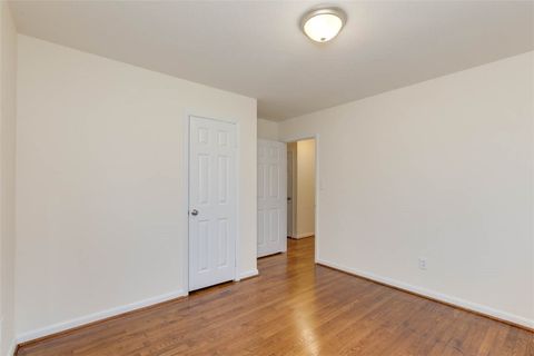 Tiny photo for 605 Spruce Road, Newport News, VA 23601 (MLS # 2527497)