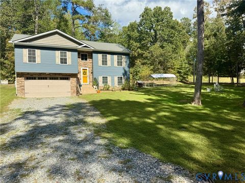 Photo of 205 Clinton Drive, Ruther Glen, VA 22546 (MLS # 2528309)