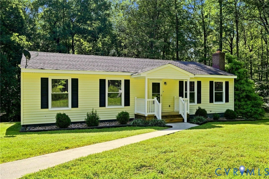 5660 Lakeside Loop