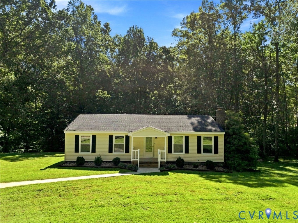 5660 Lakeside Loop