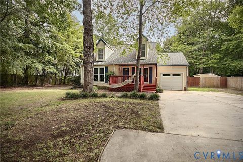Photo of 7107 Lord Carrington Drive, Gloucester, VA 23061 (MLS # 2533786)