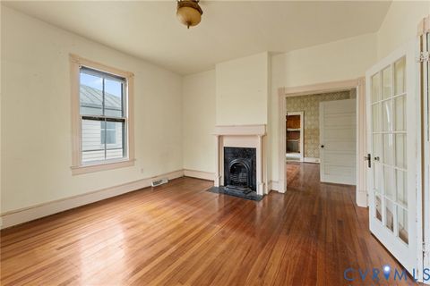 Tiny photo for 310 Grigg Street, Petersburg, VA 23803 (MLS # 2613011)