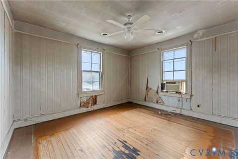 Tiny photo for 310 Grigg Street, Petersburg, VA 23803 (MLS # 2613011)