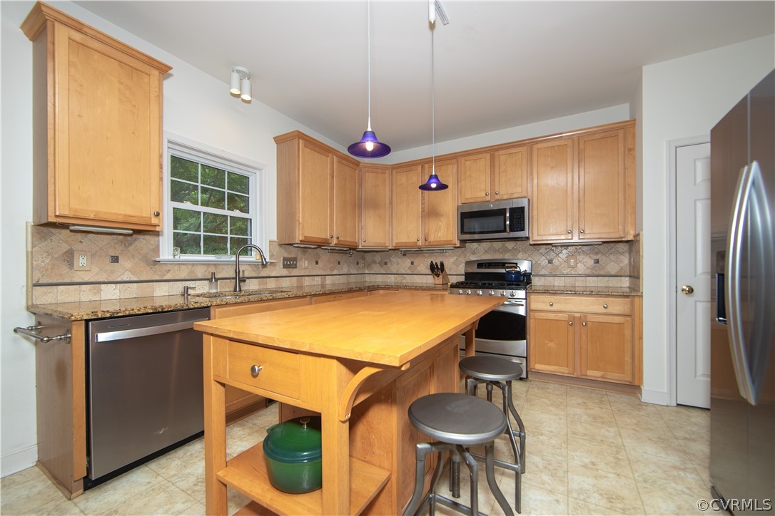 Photo 11 of 40 of 5421 Luxford Way house
