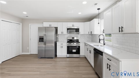 Tiny photo for 921 Diamond Street, Petersburg, VA 23803 (MLS # 2616973)