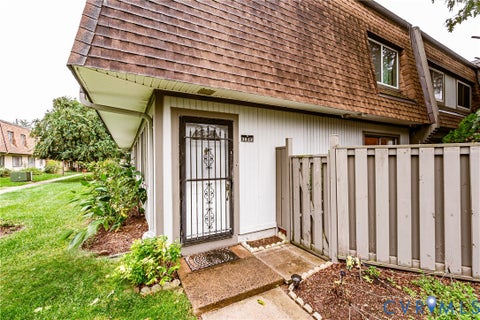 Photo of 3828 Burlingame Place #B, Alexandria, VA 22309 (MLS # 2626800)