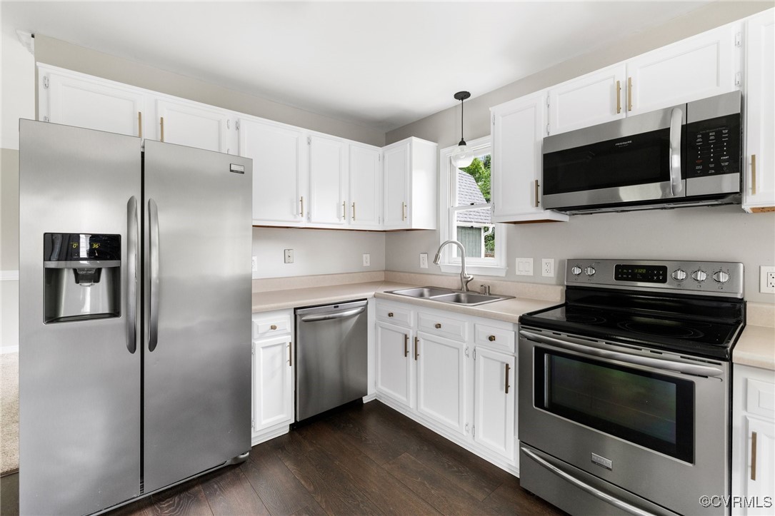 Chester, Virginia 23831, United States, 3 Bedrooms Bedrooms, ,3 BathroomsBathrooms,Residential,Pending,115847