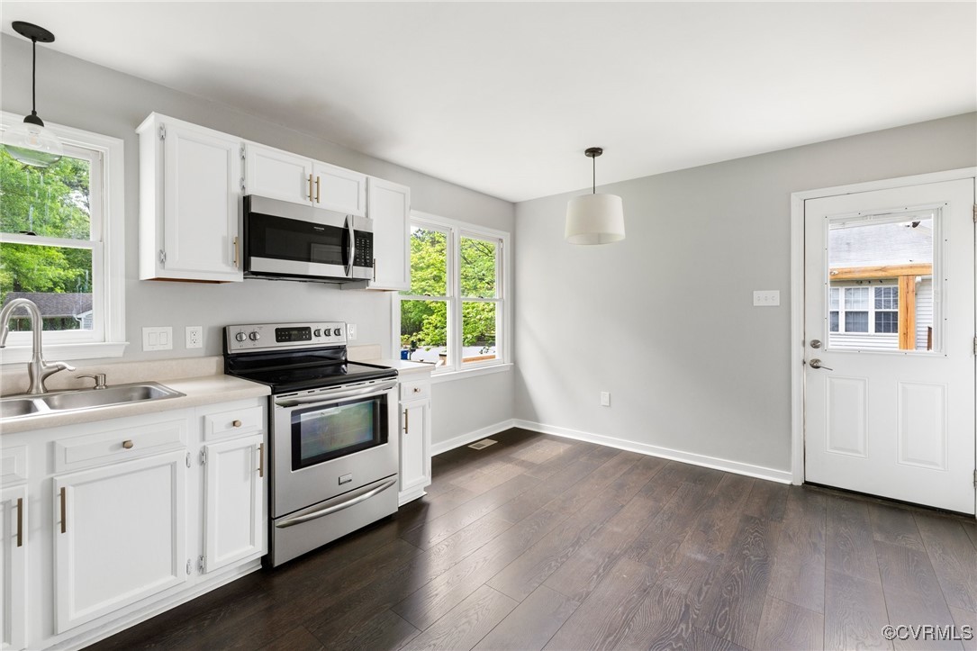 Chester, Virginia 23831, United States, 3 Bedrooms Bedrooms, ,3 BathroomsBathrooms,Residential,Pending,115847